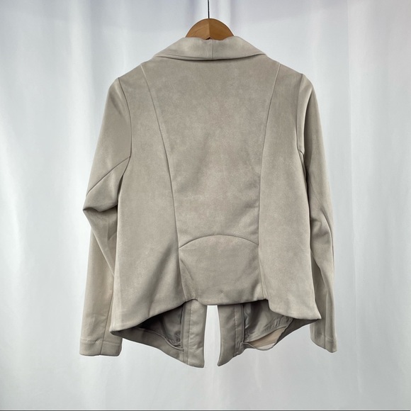 Torrid Vegan Suede Peplum Jacket in Grey Size 1X - Picture 8 of 10